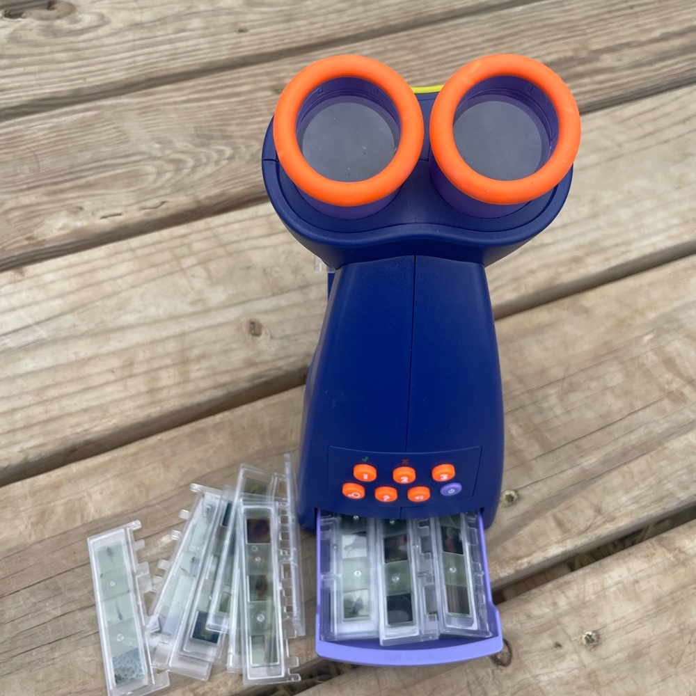 GeoSafari Jr. Talking Microscope & Slides - Picture 6 of 6